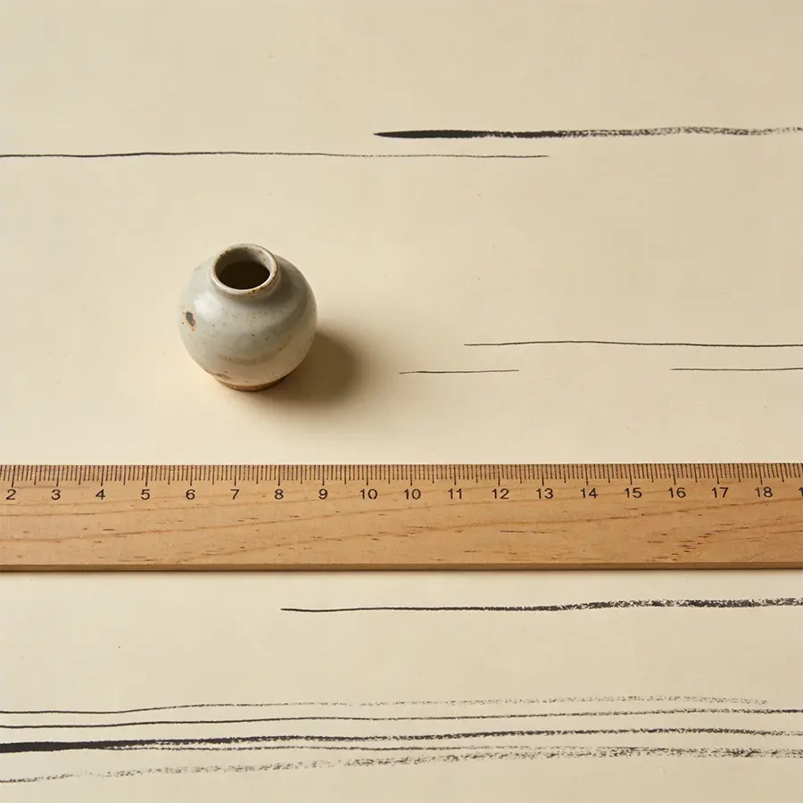 Maison Takehana, étape tracer avec lignes sur papier washi, règle en bois et céramique japonaise