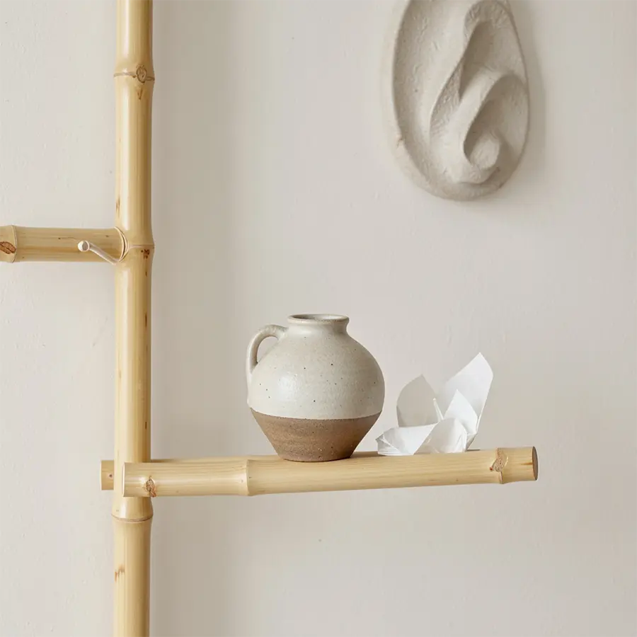 Support en bambou Maison Takehana avec vase céramique, papier washi et élément mural organique
